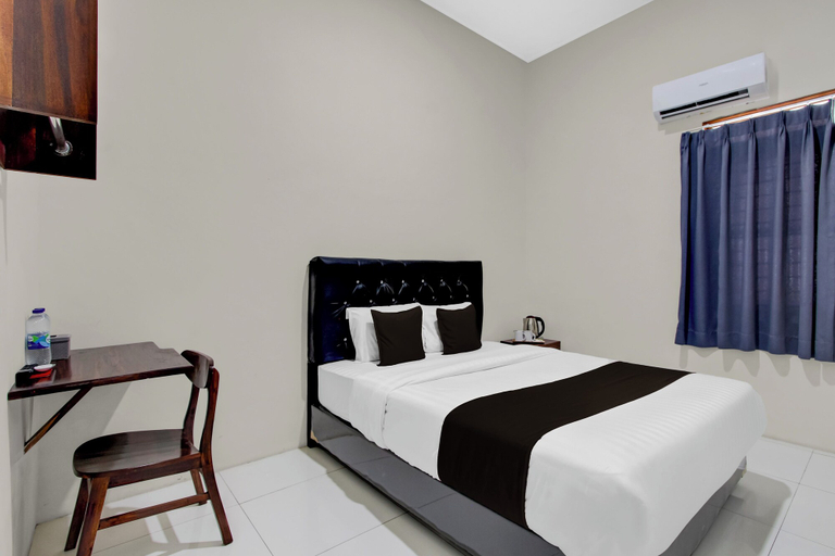 Room 3, Hotel O AGH 18, Semarang