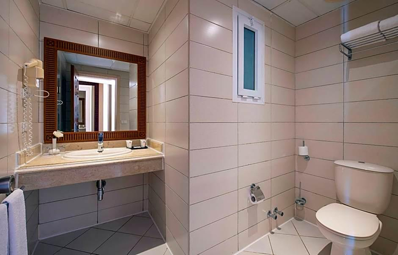 Bathroom 5, Charmillion Club Aquapark, Sharm el-Sheikh