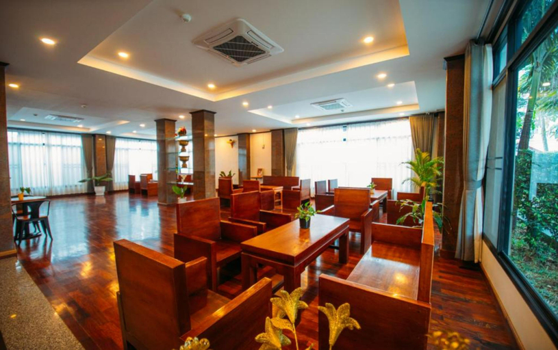Others 4, Sisombat Plaza Hotel, Vangvieng
