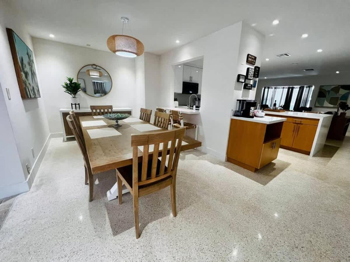 4, Seahorse Villa 2 by Dream Vacation, Broward