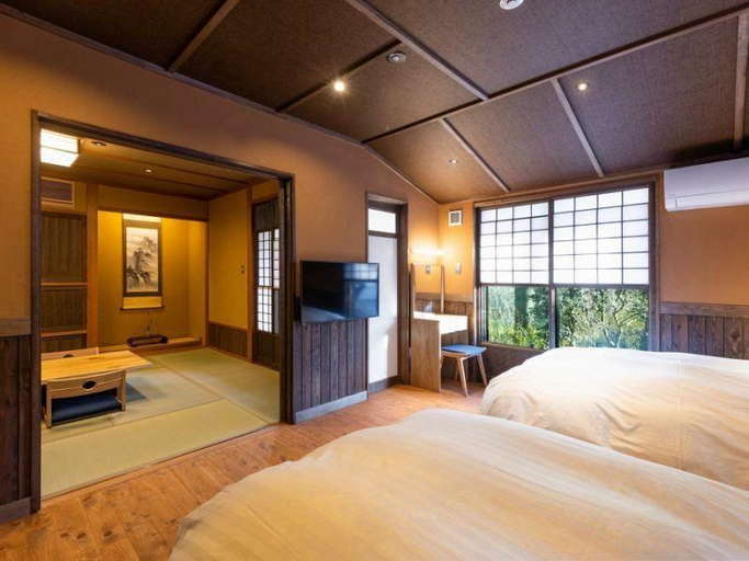 Bedroom 3, Hitoyoshi Onsen Shirasagiso, Hitoyoshi