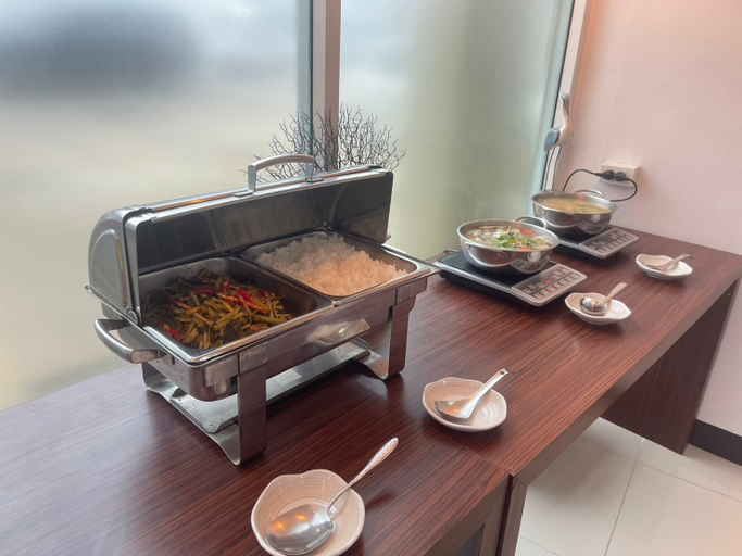 Food & Drinks 5, Bed By Cruise Hotel At Samakkhi-Tivanont, Muang Nonthaburi
