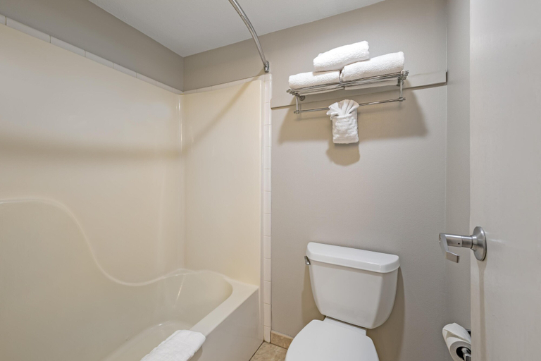 Bathroom 4, Best Western Plus Pioneer Park Inn, Fairbanks North Star
