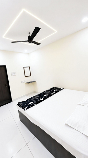 Room 4, Hotel N Comfort Near Jyotirlinga Temple, Ujjain