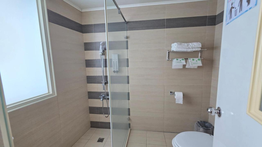 Bathroom 4, Royal Business Hotel (Self Check-in), Hsinchu City
