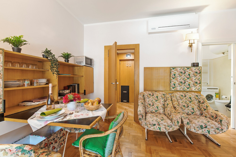 Interior, Sonia Sweet Love With Shared Pool, Brescia