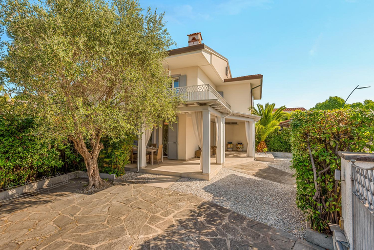 3, Heart of Forte Designer Villa, Lucca