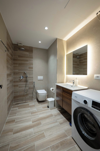 Bathroom 3, Regal Luxury Apartments, Sarandës