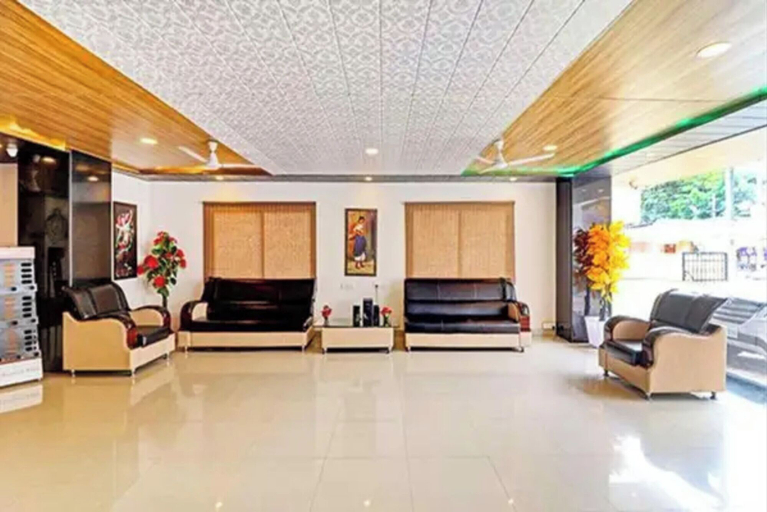 Lobby sitting area, FabHotel Vaishnavi Grand - Near Secunderabad Railway Station, Hyderabad