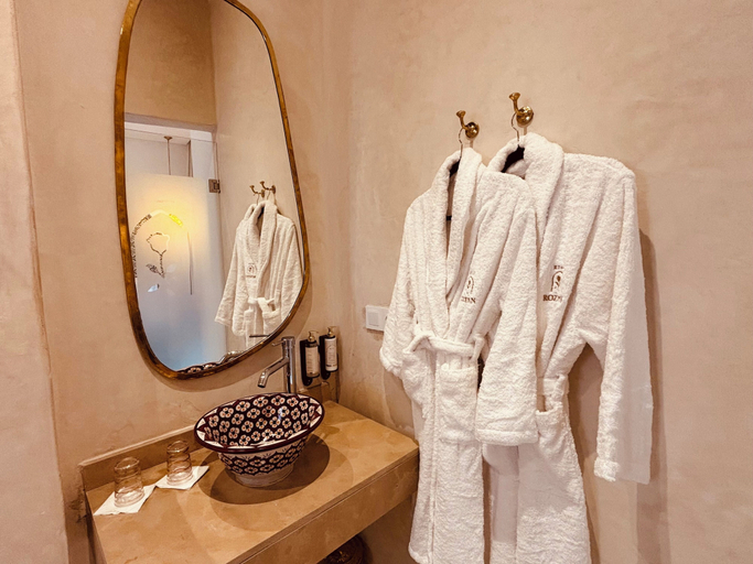 Bathroom 2, Riad Rozenn, Marrakech