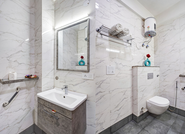 Bathroom 3, Hotel Golden Place 371 Sector 38, Gurgaon