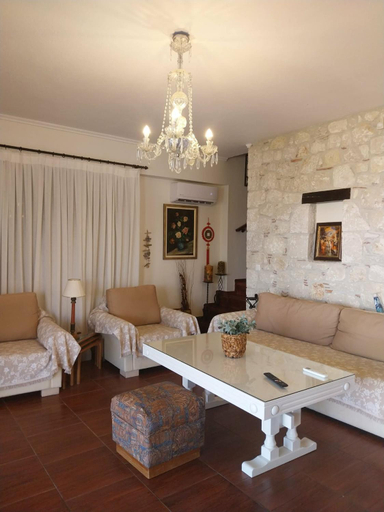 Others 4, Daphne Villas, Central Macedonia