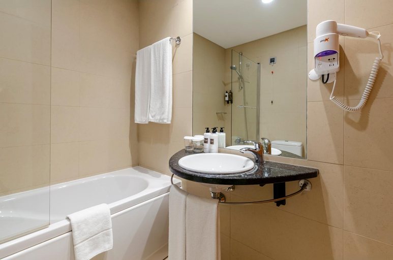 Bathroom 4, Hotel Aveiro Palace, Aveiro