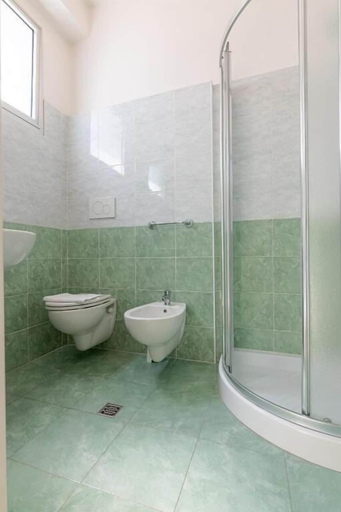 Bathroom 5, Hotel Santiago, Rimini