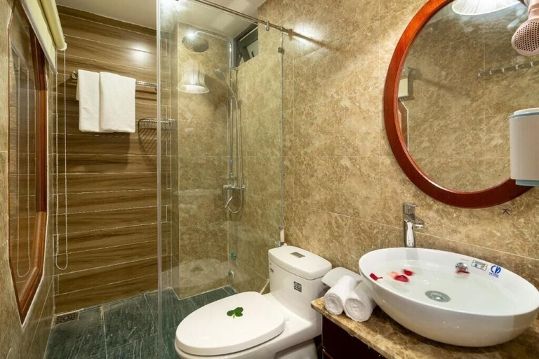 Bathroom 3, The Linh Hoi An, Da Nang
