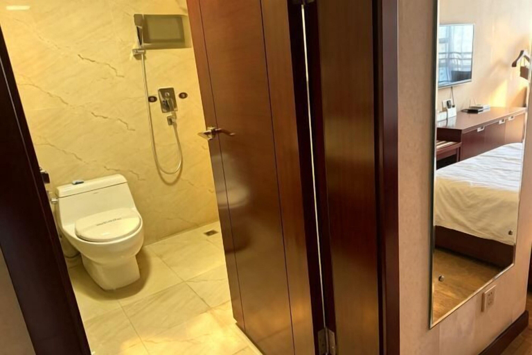 Bathroom 4, an Ran Hotel, Kunlong