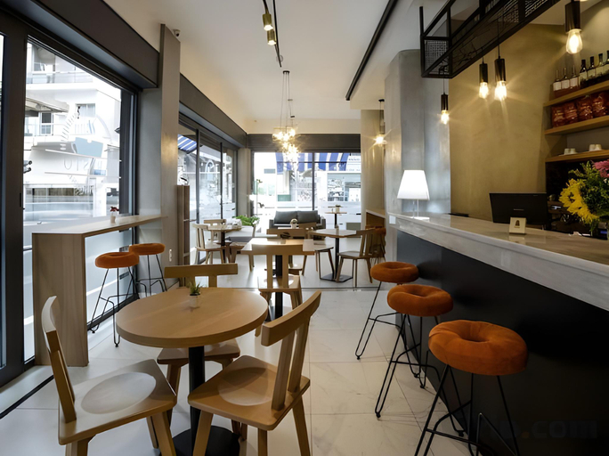 Food & Drinks 5, Tins Athens, Attica