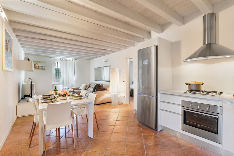 Interior, Magnolia House: Sirmione Apt for 4 With Shared Pool, Brescia
