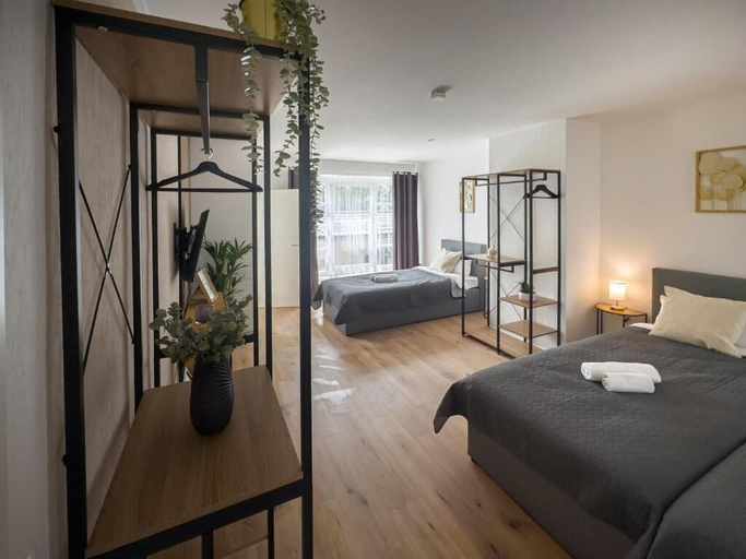 Room 4, Stephaniwall 4, Bremen