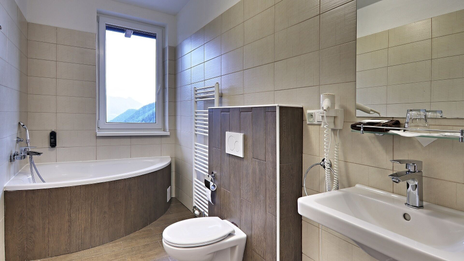 Bathroom 4, Hotel Havrania, Dolný Kubín