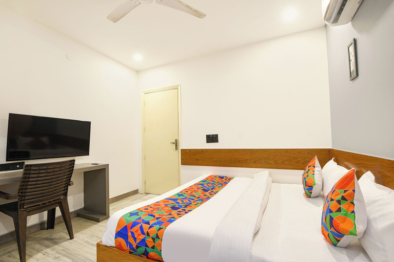 Room 2, Fabhotel Amar Residency, Delhi