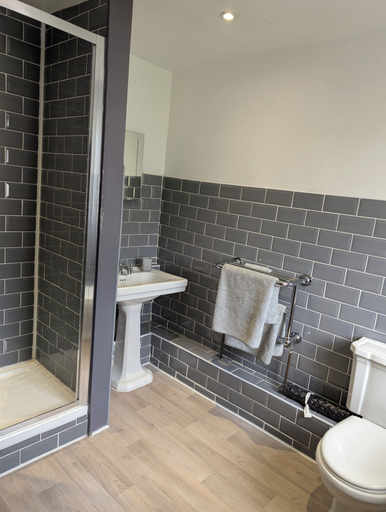 Bathroom 4, Lea House Bed and Breakfast, Herefordshire