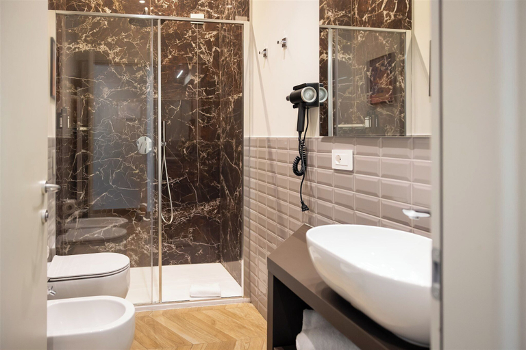 Bathroom 5, RossoVino Milano Boutique, Milano