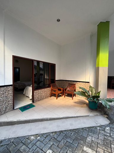 Exterior view 4, Hotel Prima Asri 153, Malang