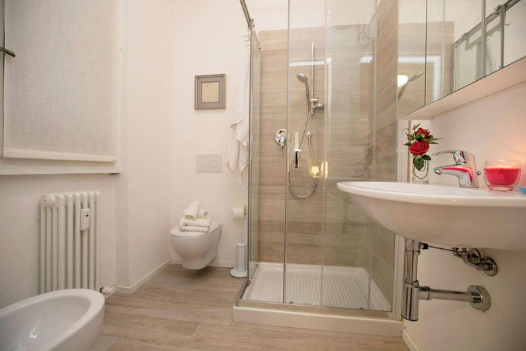 Bathroom 3, Casa Del Lago, Brescia