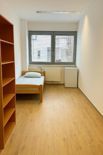 Room 5, NonStop Home, München
