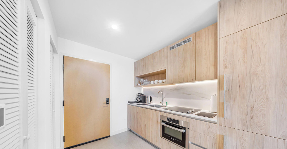 Private kitchen 2, Sky-High 25th Floor 1-BR in Miami, Miami-Dade