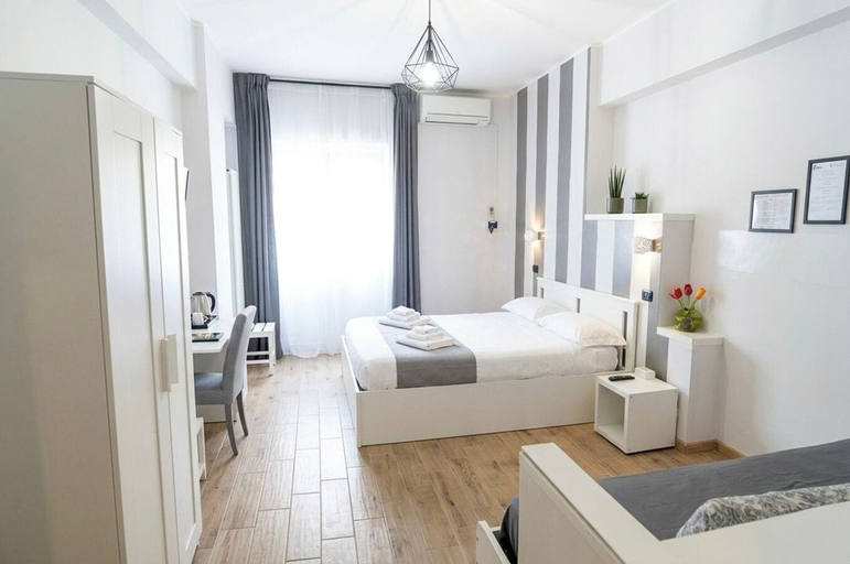 Bedroom 4, Avec Moi Roma, Rome