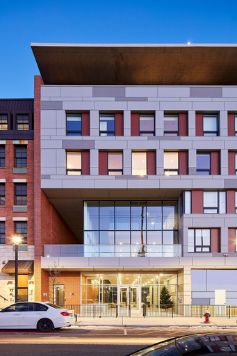 Exterior & Views, Modern 3 BR Loft -shared Deck - gym - Mins to NYC, Hudson