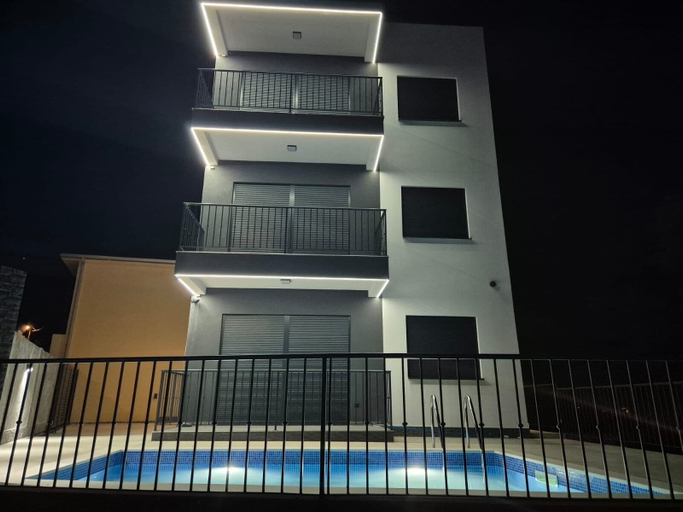 Pool, Apartments MNE Peace