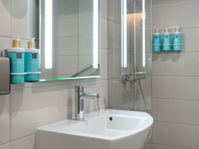 Bathroom 5, Novotel Szeged, Szeged