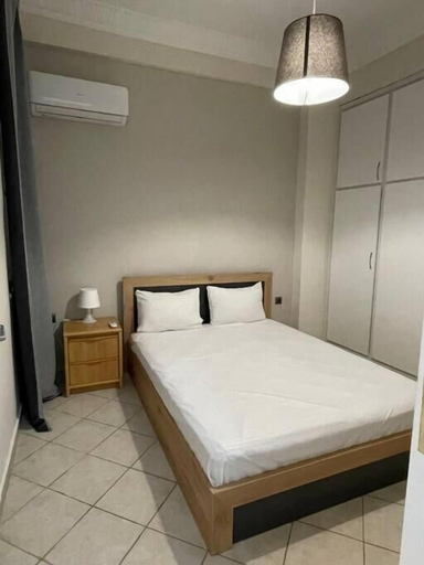 Room 5, Nikea apartment near Pireus & metro III, Attica