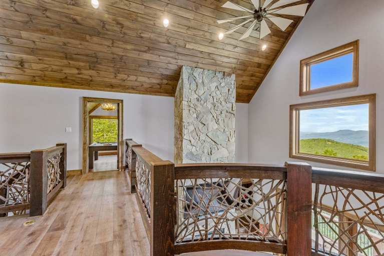 Interior 5, Amongst the Clouds at Chappell Farms, Avery