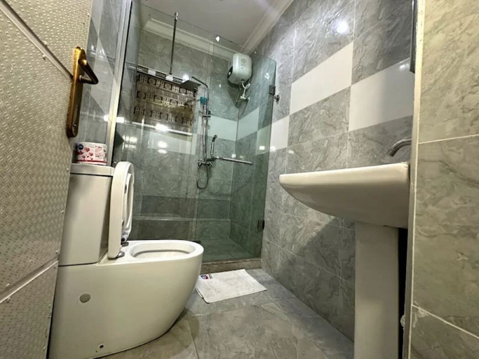 Bathroom 2, Mountaintop Hotel, Ikeja