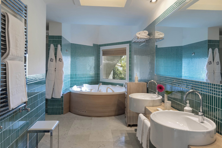 Bathroom 5, L'Ea Bianca Luxury Resort, Olbia-Tempio