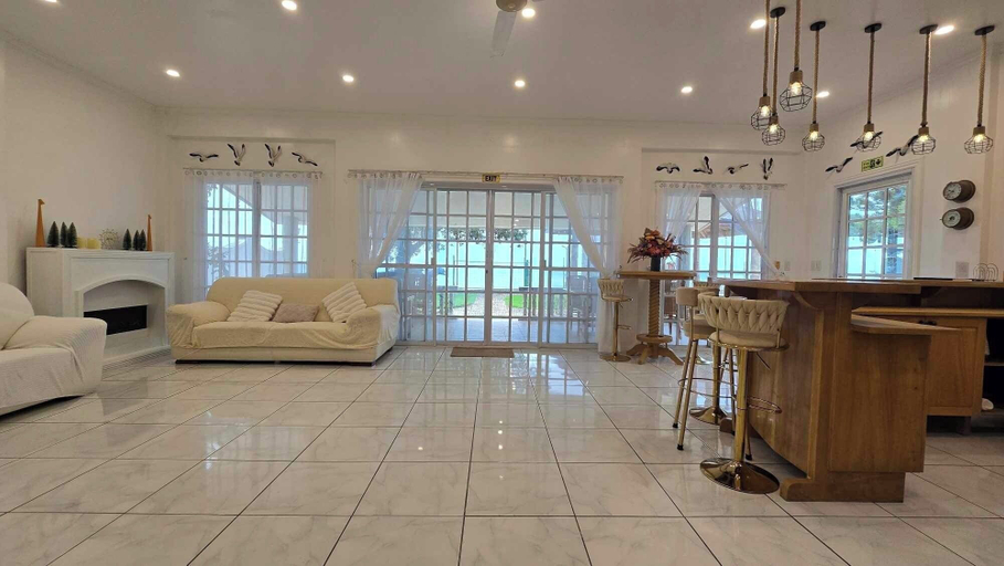Interior 2, PALMELIA BEACH RESORT, Buruanga