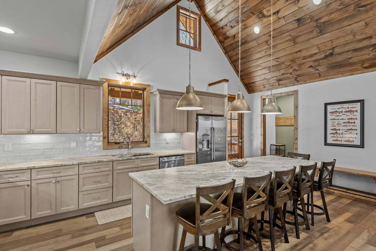 Interior 4, The Cabins on Buckeye Creek at Eagles Nest, Avery