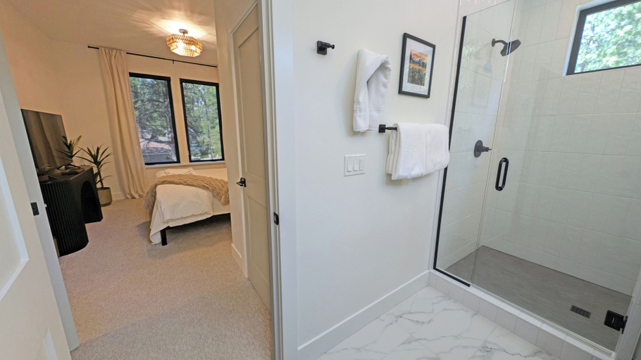 Interior 2, Pine Mountain 6, Deschutes
