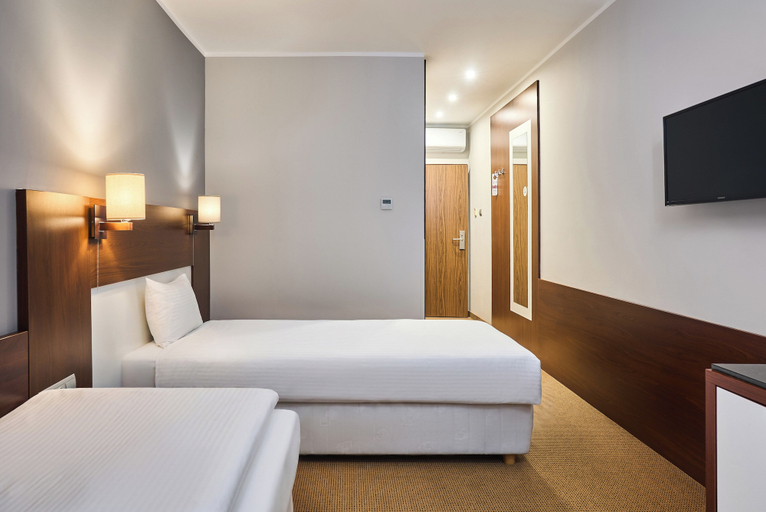 Bedroom 3, DeSilva Inn Katowice Airport, Lubliniec