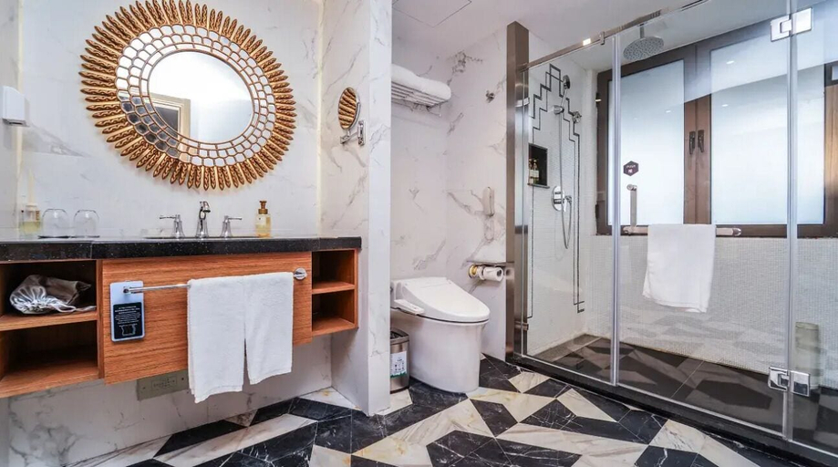 Bathroom 3, Crystal Orange Shanghai Lingang Park, Shanghai