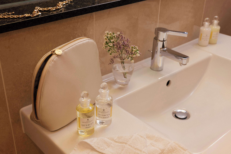 Bathroom 5, Royal Garden Hotel, London