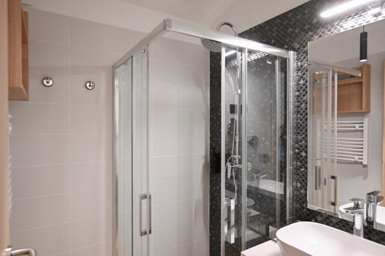 Bathroom, Aquamed Hotel Harkány, Siklósi
