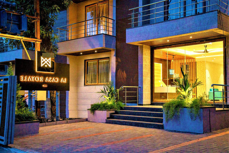 Exterior & Views