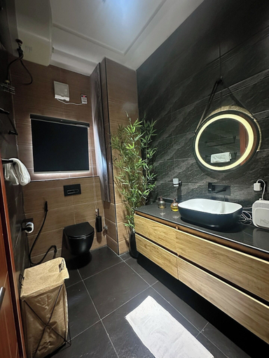 Bathroom 5, Pearlsend Apartment, Eti-Osa