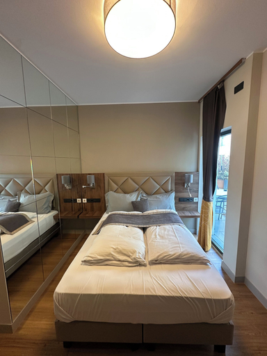 Bedroom 2, Intergroup Business & Design Hotel Ingolstadt, Eichstätt