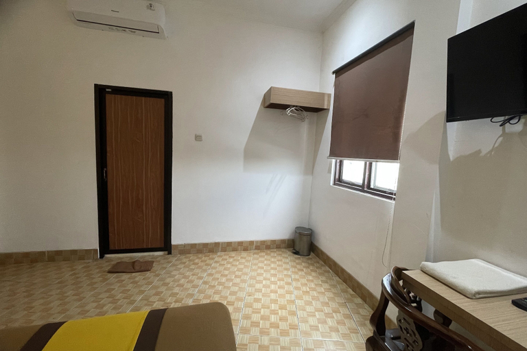 Room 2, Hotel O near Mall Panakukkang formerly, Makassar